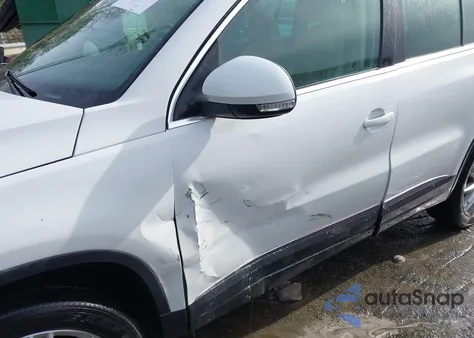 2015 Volkswagen Tiguan Se z USA, uszkodzony, nr VIN WVGAV7AX2FW612647
